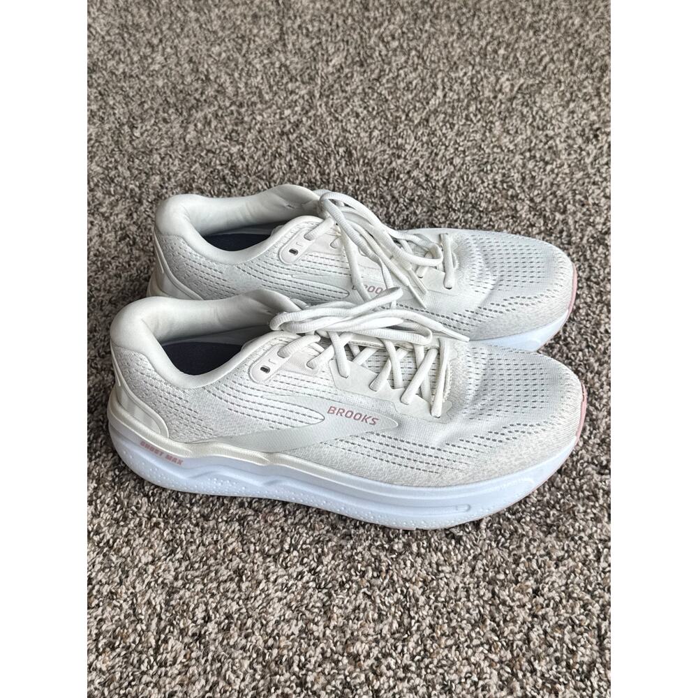 Brooks Women's White Athletic Running Shoes